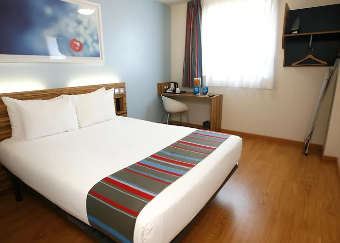 Travelodge Barcelona PoblenouAlbergo